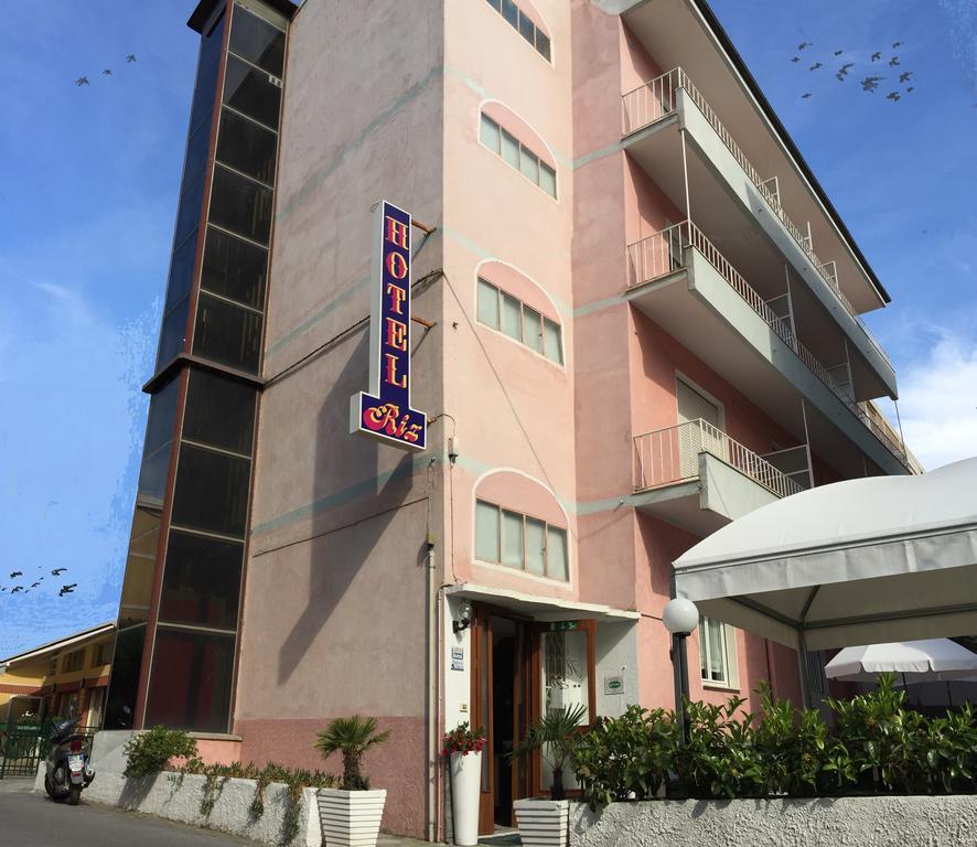 Hotel Riz Finale Ligure Exterior photo